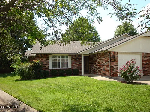 3328 Poplar Dr Photo 1