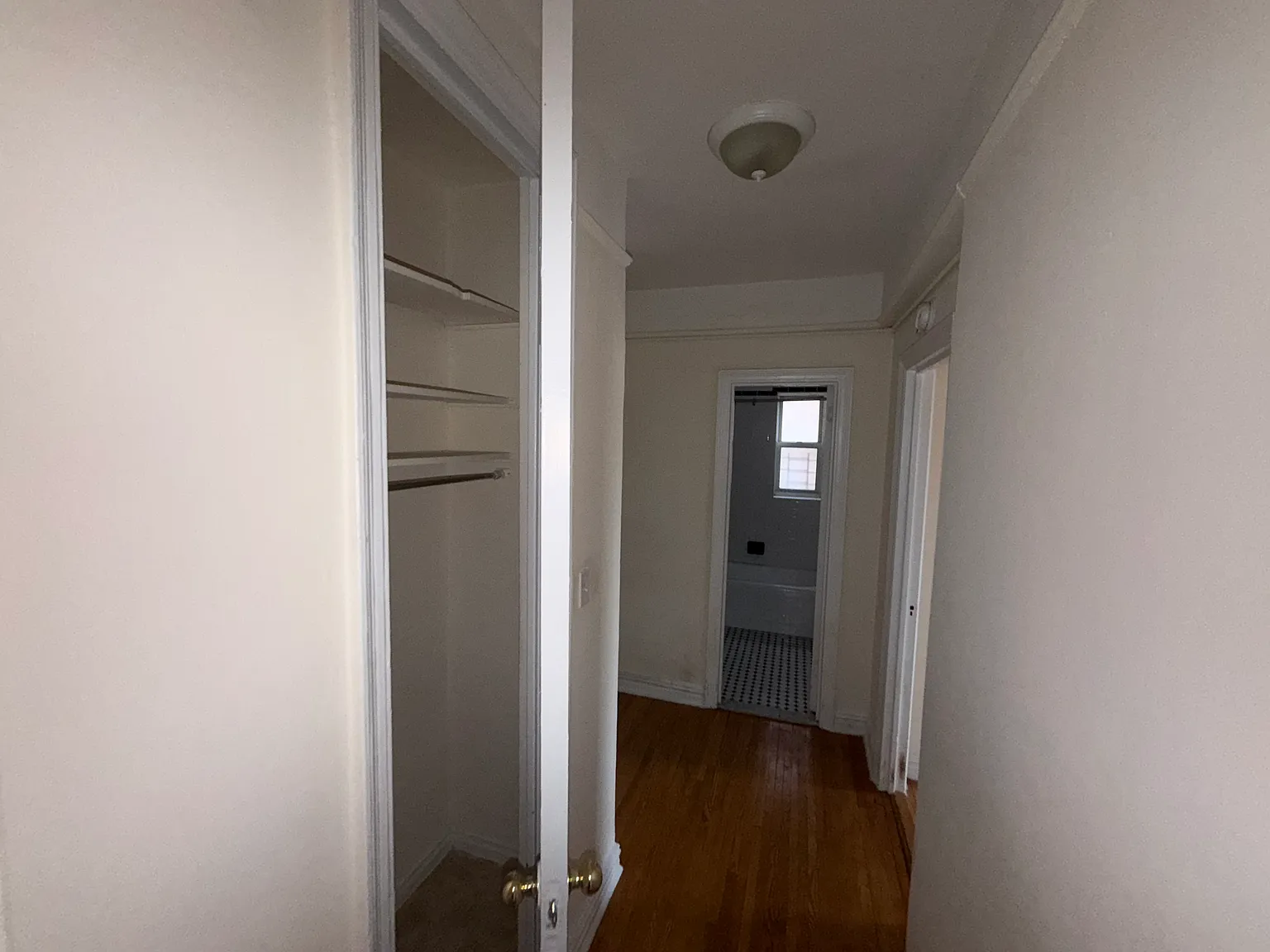 1 bed, 950 sqft, $2,699 — Photo 4