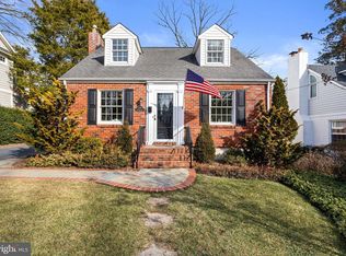 1115 N Harrison St, Arlington, VA 22205