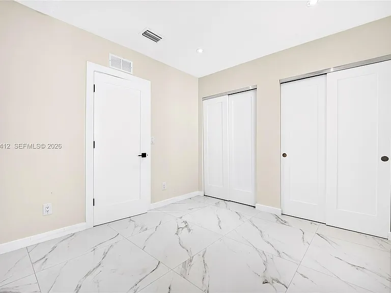 5715 Jackson St — Photo 28