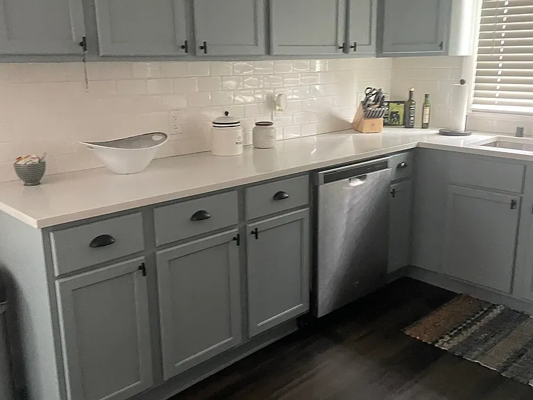 808 Blaine Ave — Photo 1