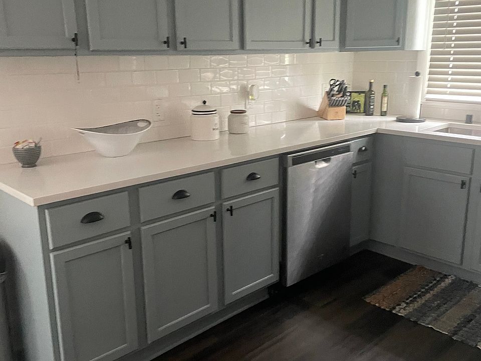 1st image of 808 Blaine Ave
