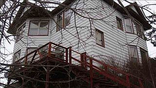 2nd image of 62 Taylor St