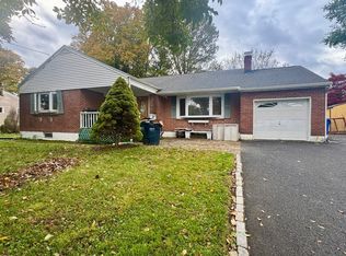 20 Manning St, New Fairfield, CT 06812