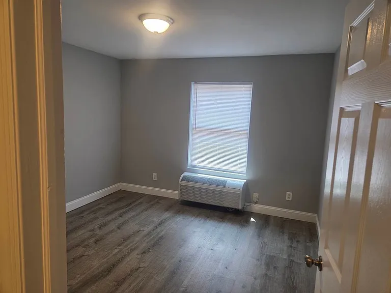 87 Lexington Ave — Photo 12