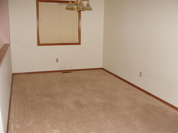 4th image of 310 W Rolland Ave