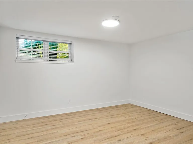 880 Saint Charles Ave NE #10 — Photo 11