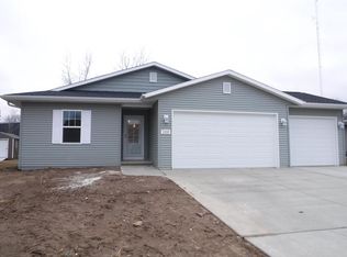 1316 E Ivy Ln, Manitowoc, WI 54220