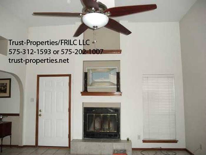 Living Room w/ FP