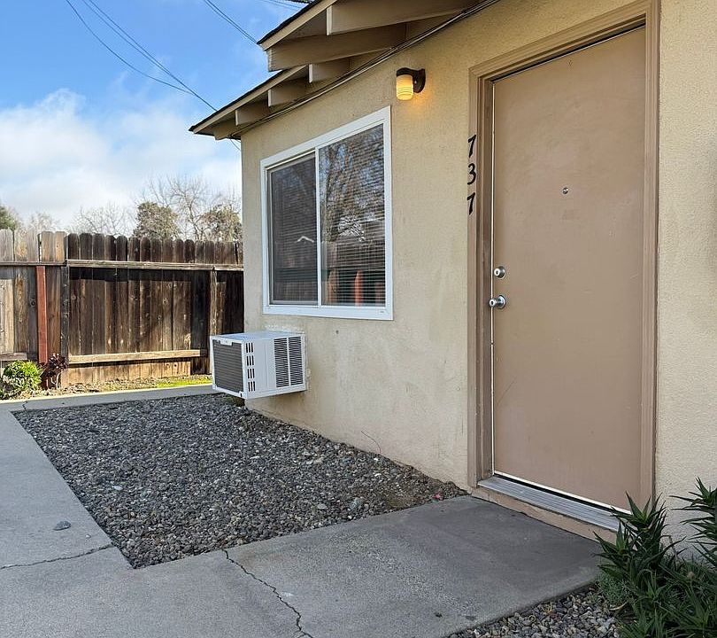 1st image of 731-745 W Santa Fe Ave #F9338566e