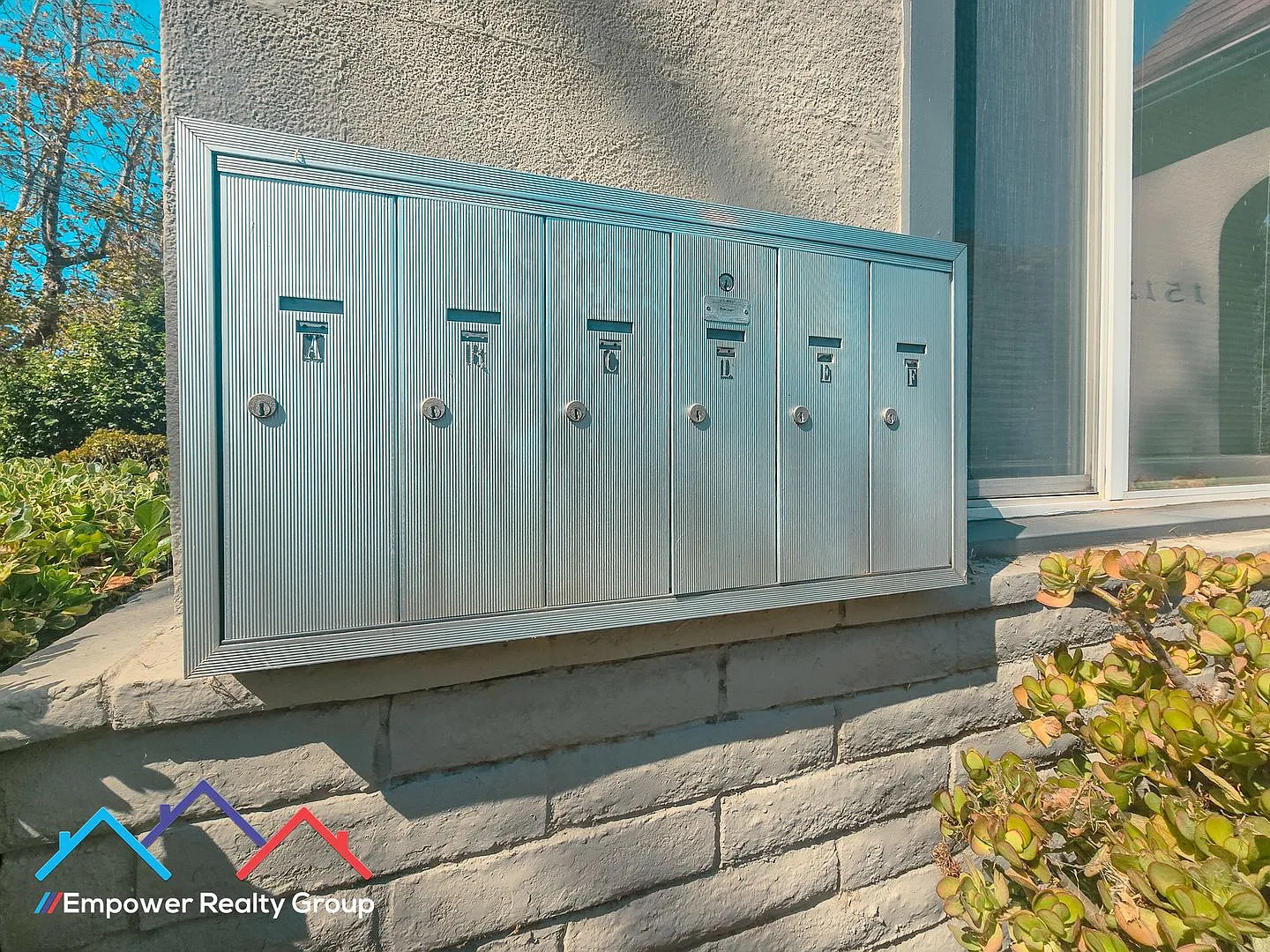 1512 Mozart St — Photo 1