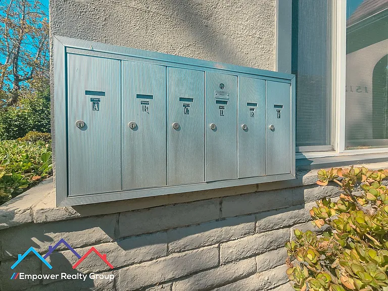1512 Mozart St #F — Photo 10