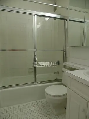 Rented by Manhattan Connection | media 17