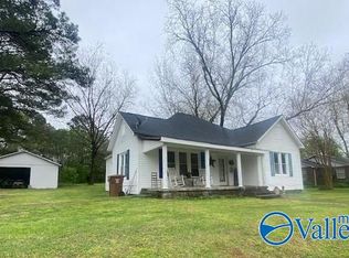 438 East St, Moulton, AL 35650