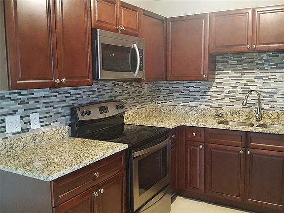 4th image of 309 S Sunland Dr