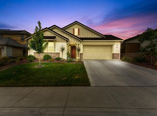 2215 Ranch View Dr, Rocklin, CA 95765
