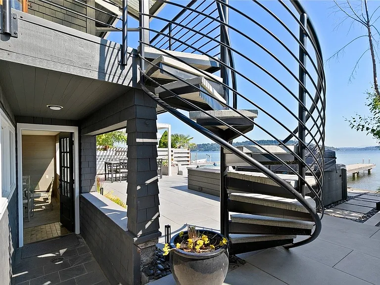 10822 Rainier Ave S — Photo 22
