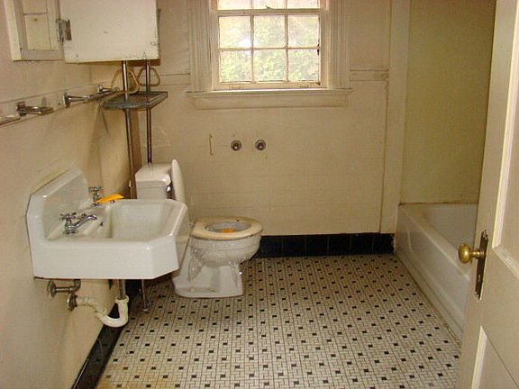 4th image of 208 S Tillery St