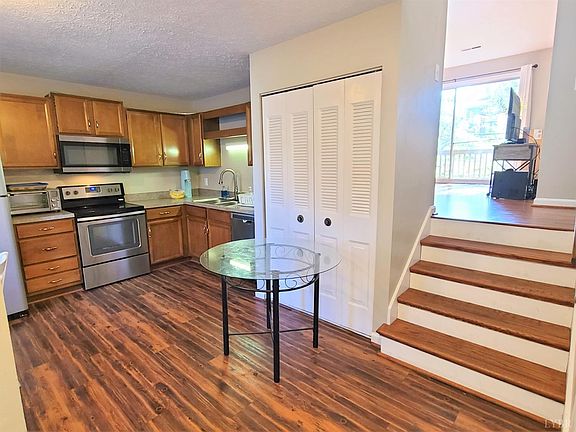 4th image of 1417 Ashbourne Dr