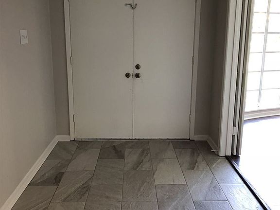 2nd image of 5770 Fleetwood Ln