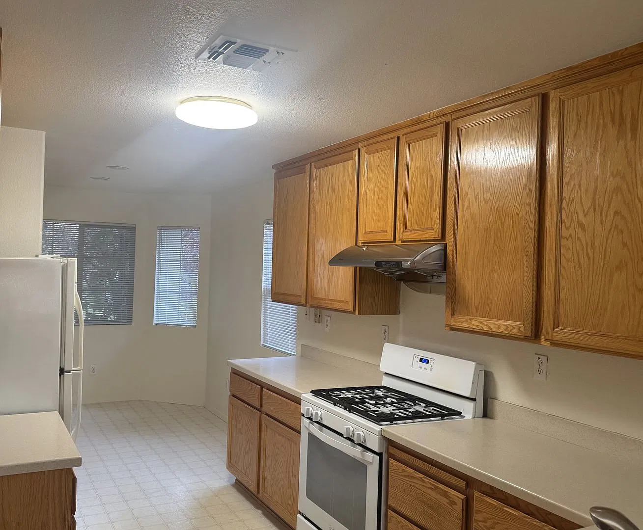 Beautifly Update 3bdrm/2ba Single Story Home In The Heart Of Natomas — Photo 4