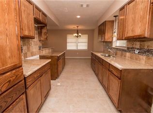 2102 Cedar Creek Dr, Baytown, TX 77520