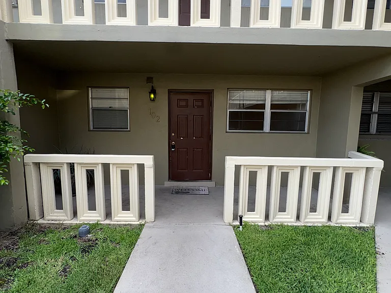 305 E Ocean Ave #102 — Photo 9