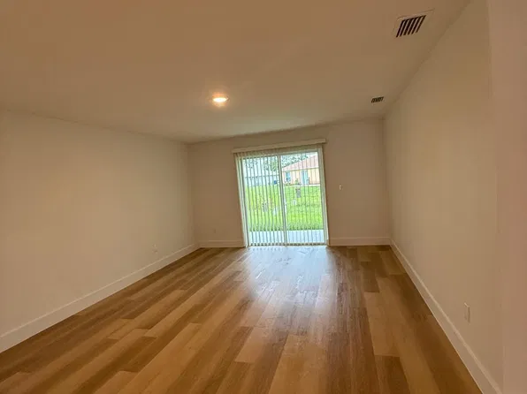 140 Pine Ln #142, Lehigh Acres, FL 33973