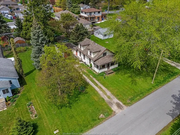 863 Erie Ave W, Kingsville, ON N9Y 3C9