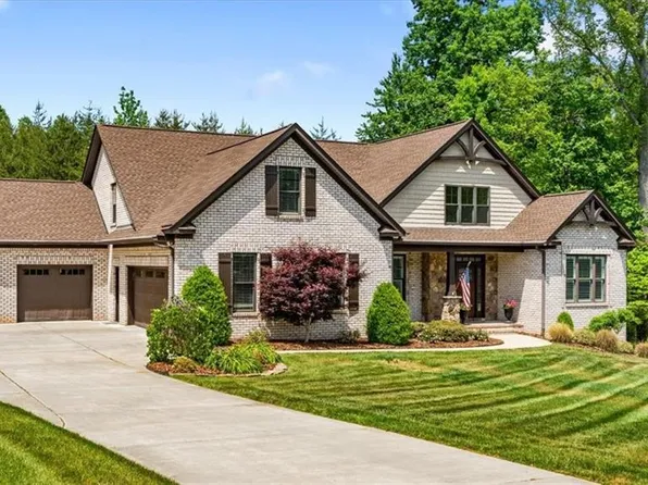7715 Northern Estates Point, Greensboro, NC 27455