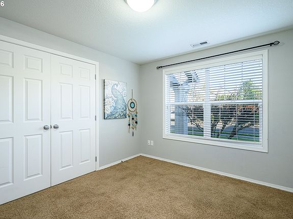 4th image of 177 SW Mount Mazama St