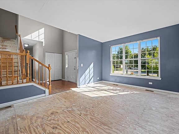 4th image of 320 Hampstead Dr