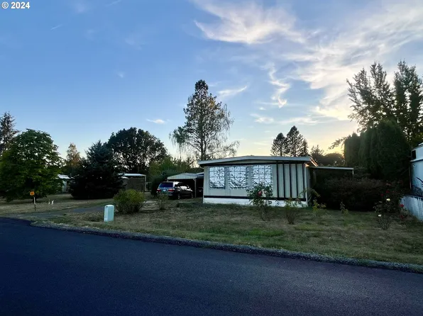 302 N Jellison St, Amity, OR 97101