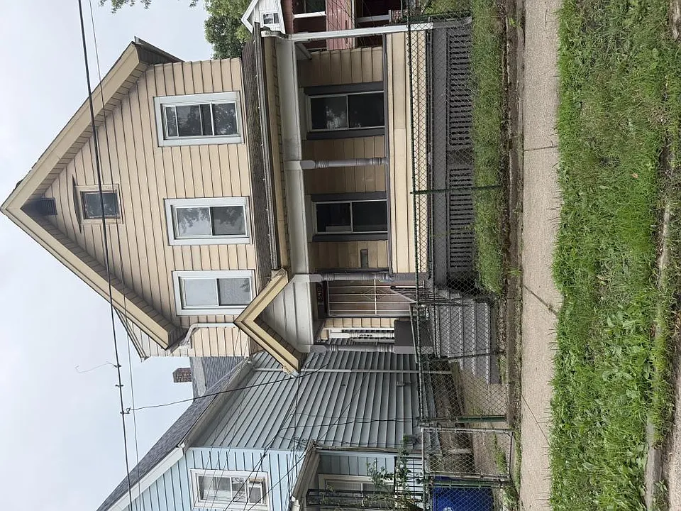 5910 Bonna Ave