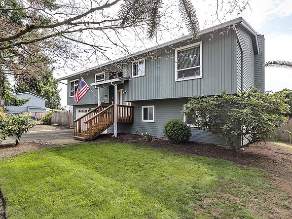 2nd image of 1692 SE Jacquelin Dr