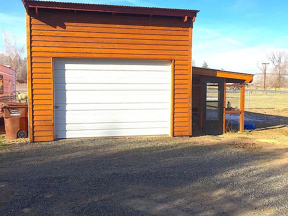 3rd image of 2230 SE Paulina Hwy