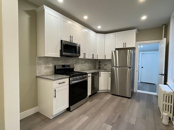 5th image of 3614 Olive St