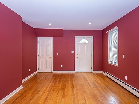 4th image of 320 Melbourne Ave #1L