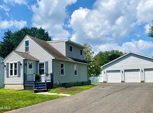 15 Marjorie Rd, Albany, NY 12205