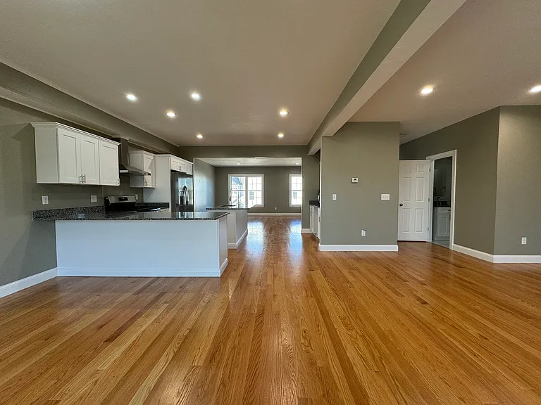 1205 Hunting Hill Dr — Photo 8