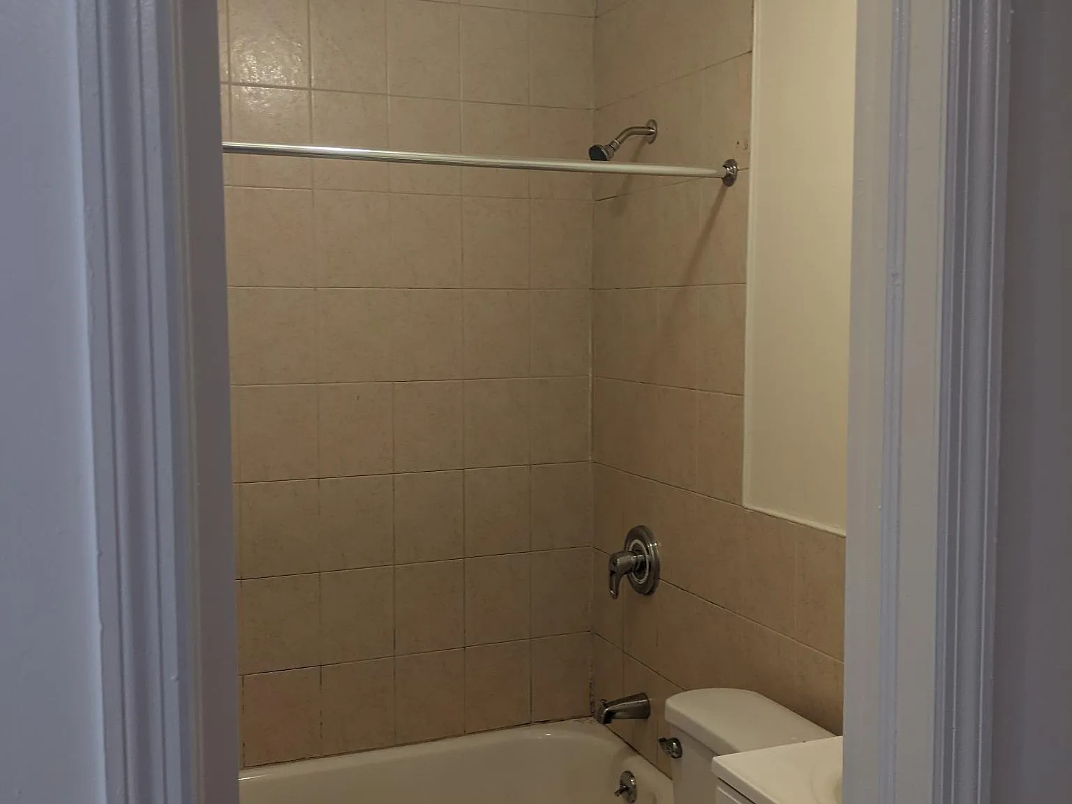 3 bed, 1.5 bath, 900 sqft, $3,595 — Photo 4