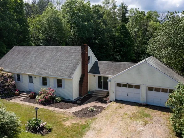 52 Highland St, Newton, NH 03858