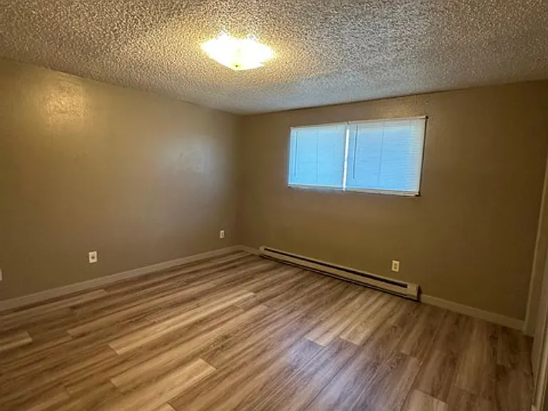 542 Riverside Dr #1 — Photo 8