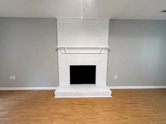 4th image of 8826 Leipzig Dr