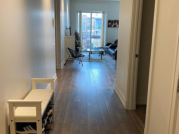 2nd image of 4421 N Clark St #203