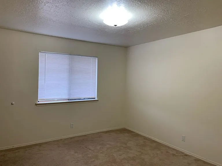8513 Capulin Rd NE — Photo 15