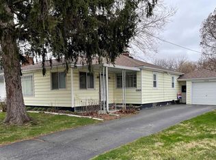 3229 Piper Rd, Springfield, IL 62707