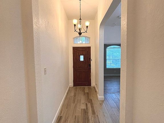 4th image of 5819 Akin Pl