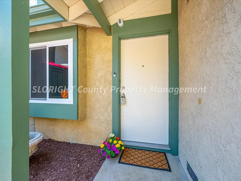 1351 Royal Way #4 — Photo 12