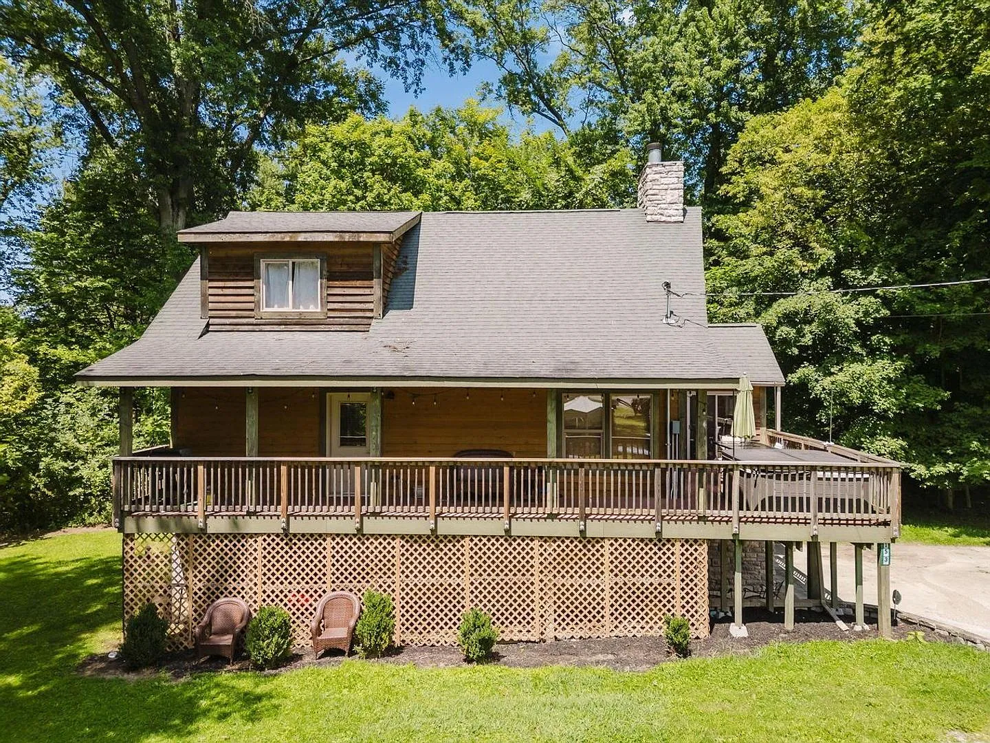 Beautiful Buckeye Lake Rental- Don't Miss Out! — Photo 1